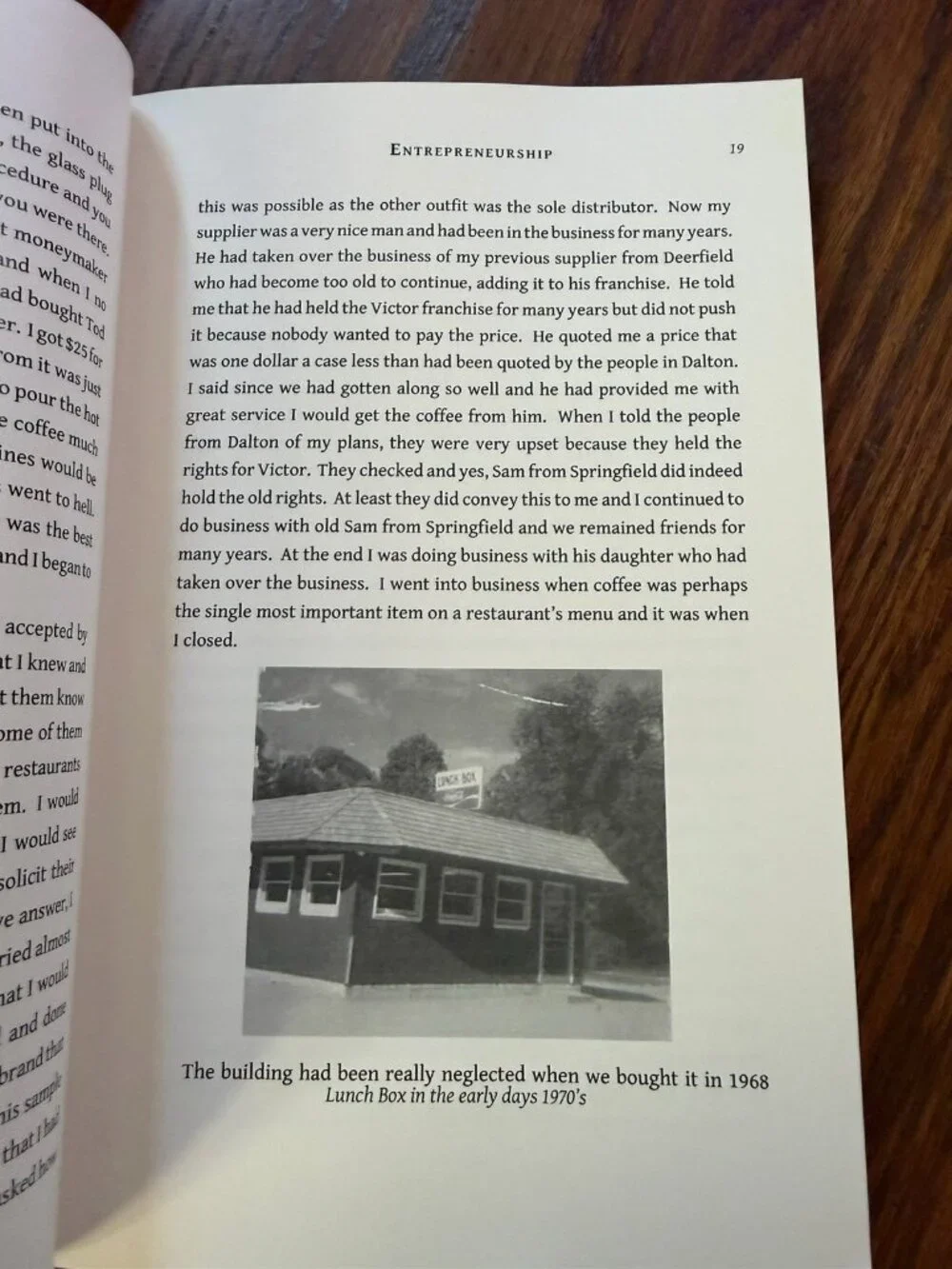 The Lunch Box …Crossroads Of Williamsburg A Memoir Anthony‎ J Thomas Jr.